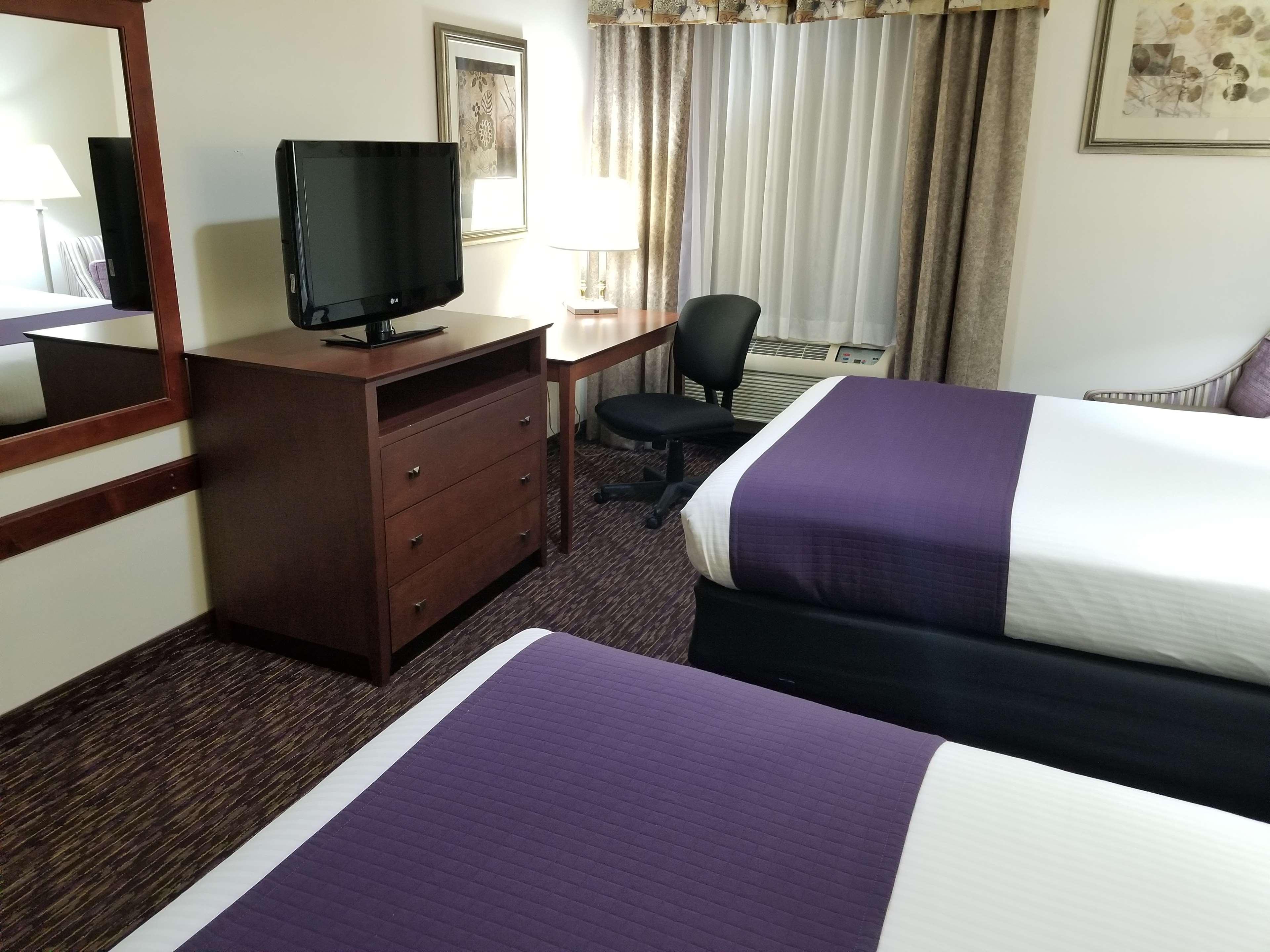 Western & Hotel 3*